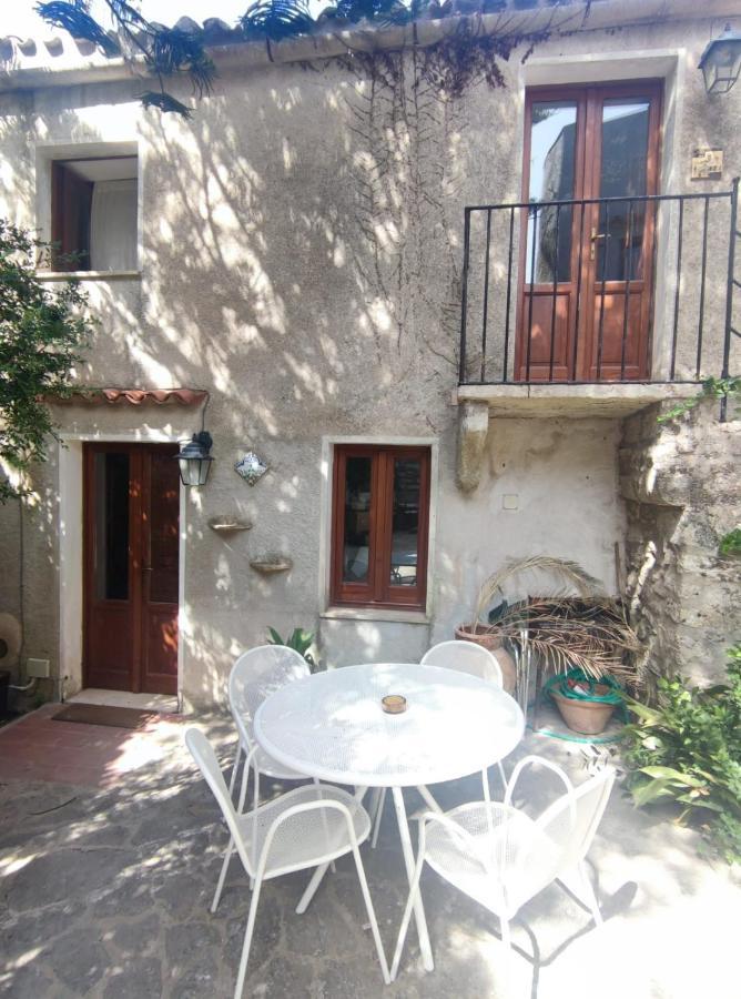 Appartamento Cortile Via Sales 11 Erice Esterno foto