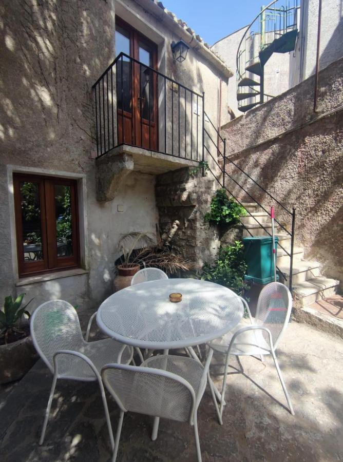 Appartamento Cortile Via Sales 11 Erice Esterno foto