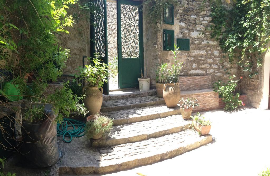 Appartamento Cortile Via Sales 11 Erice Camera foto